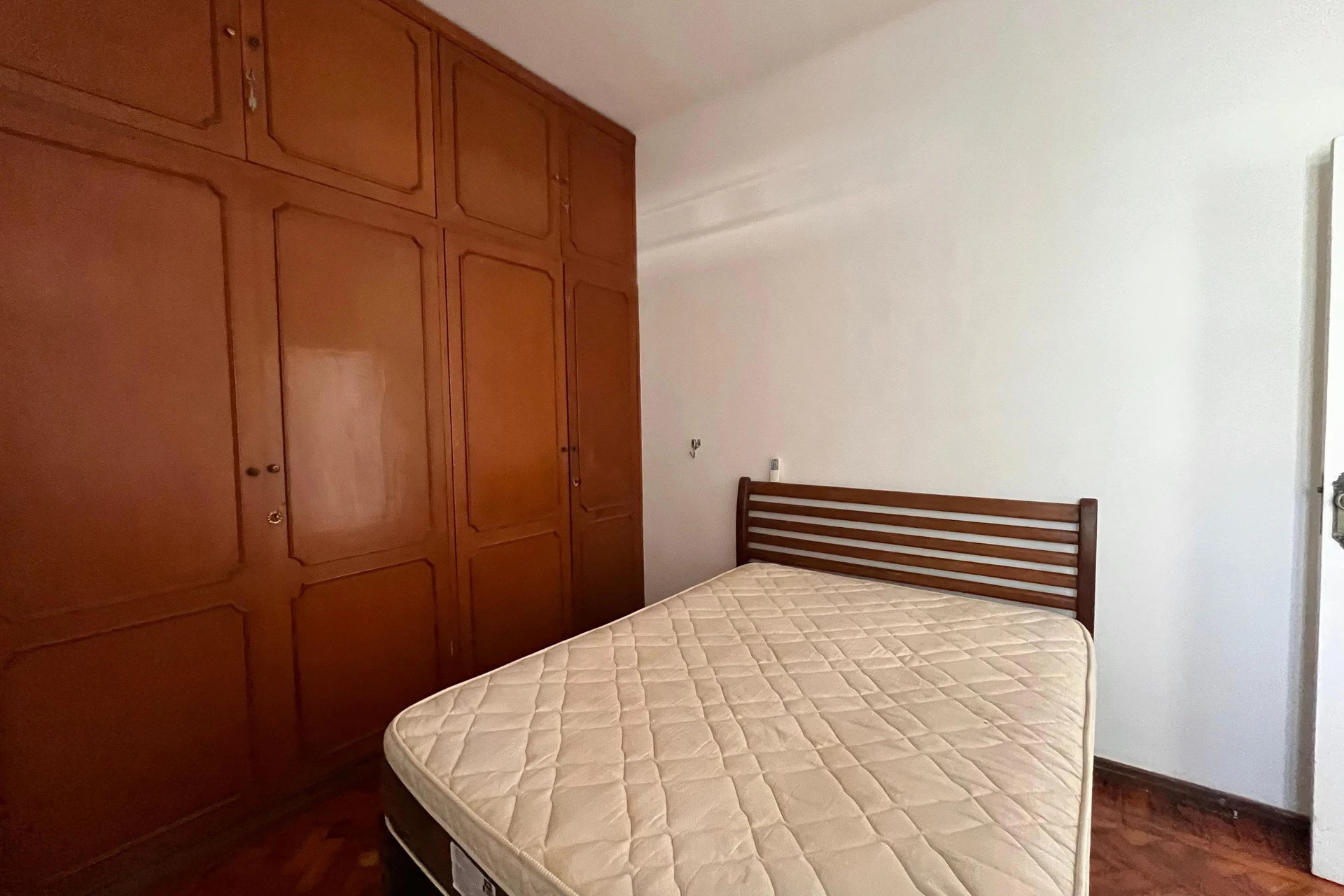 3-bedroom apartment with a walk-in closet — photo 35