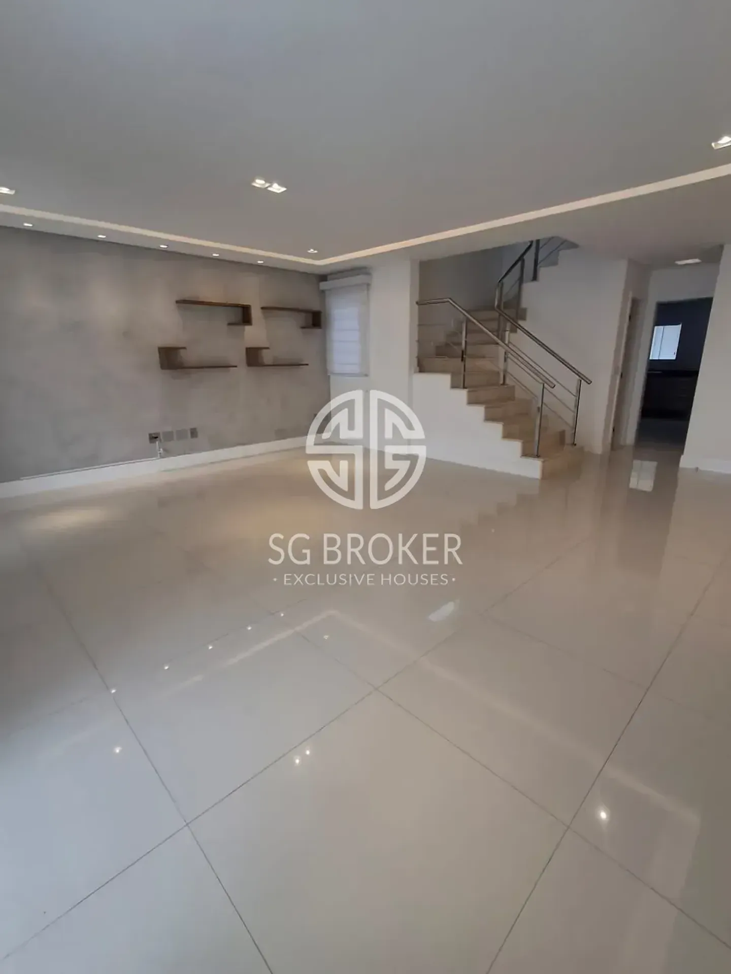 Casa com 5 suítes e 5 banheiros, 330 m² — photo 11