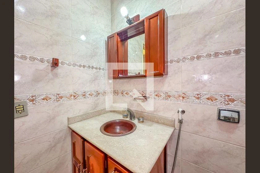 3-bedroom apartment with a bathtub — photo 42