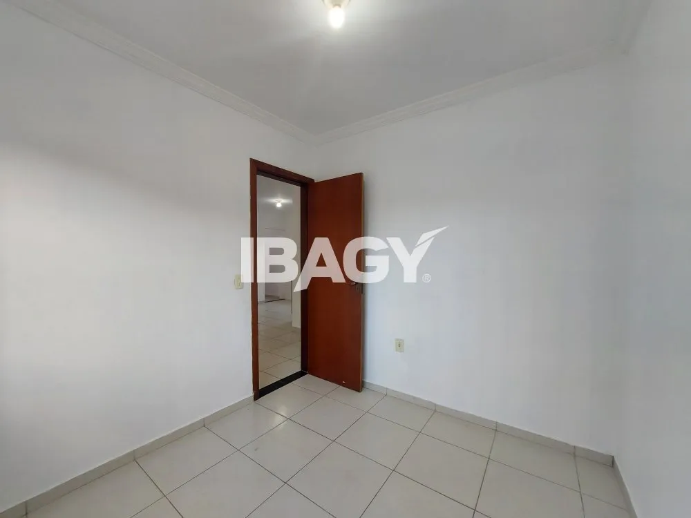 2-bedroom apartment with no parking space — photo 9
