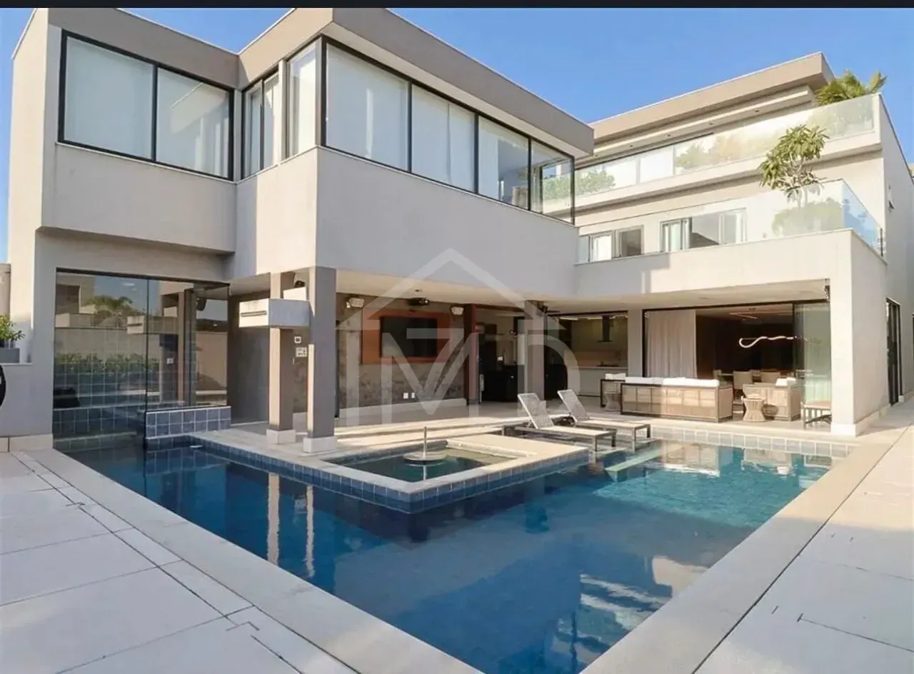House with 5 bedrooms and 5 bathrooms, 850 m² — photo 9