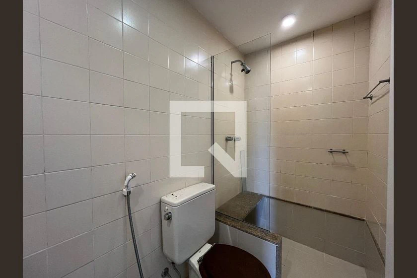Glass-enclosed balcony in a 3-bedroom apartment, 103 m² — photo 26