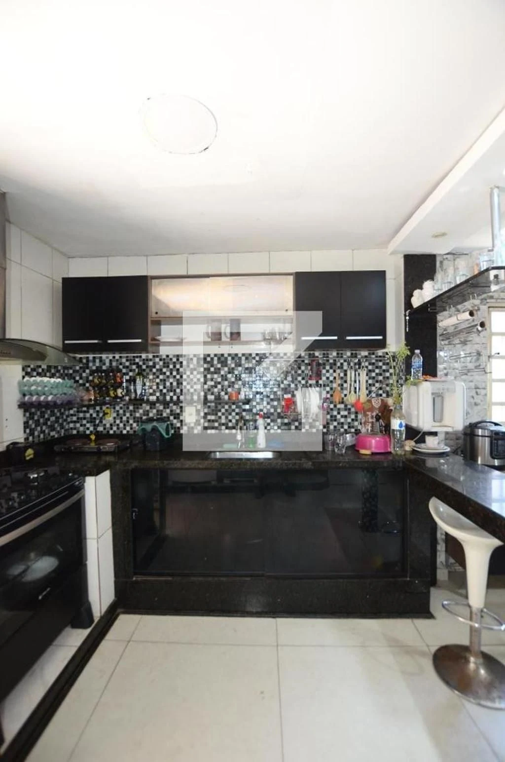 Furnished apartment, 260 m², with a grill on the balcony — photo 16