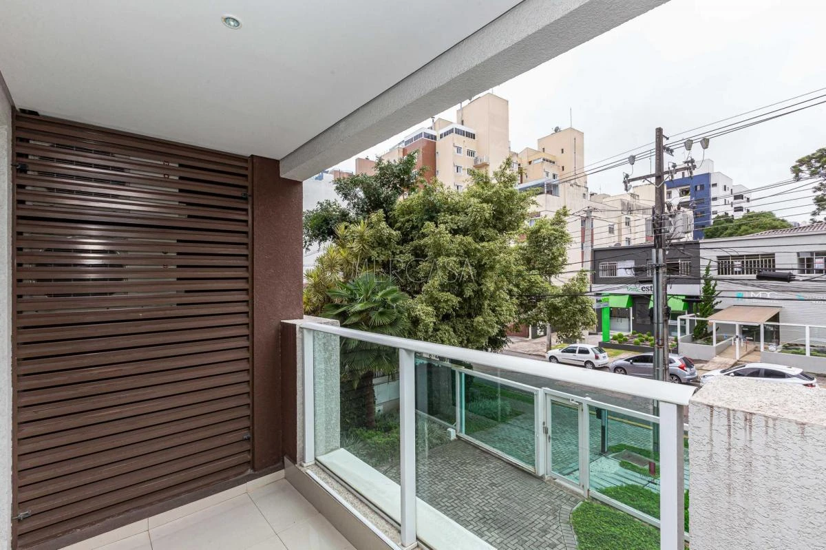 One-bedroom apartment in a building with a pool — photo 41
