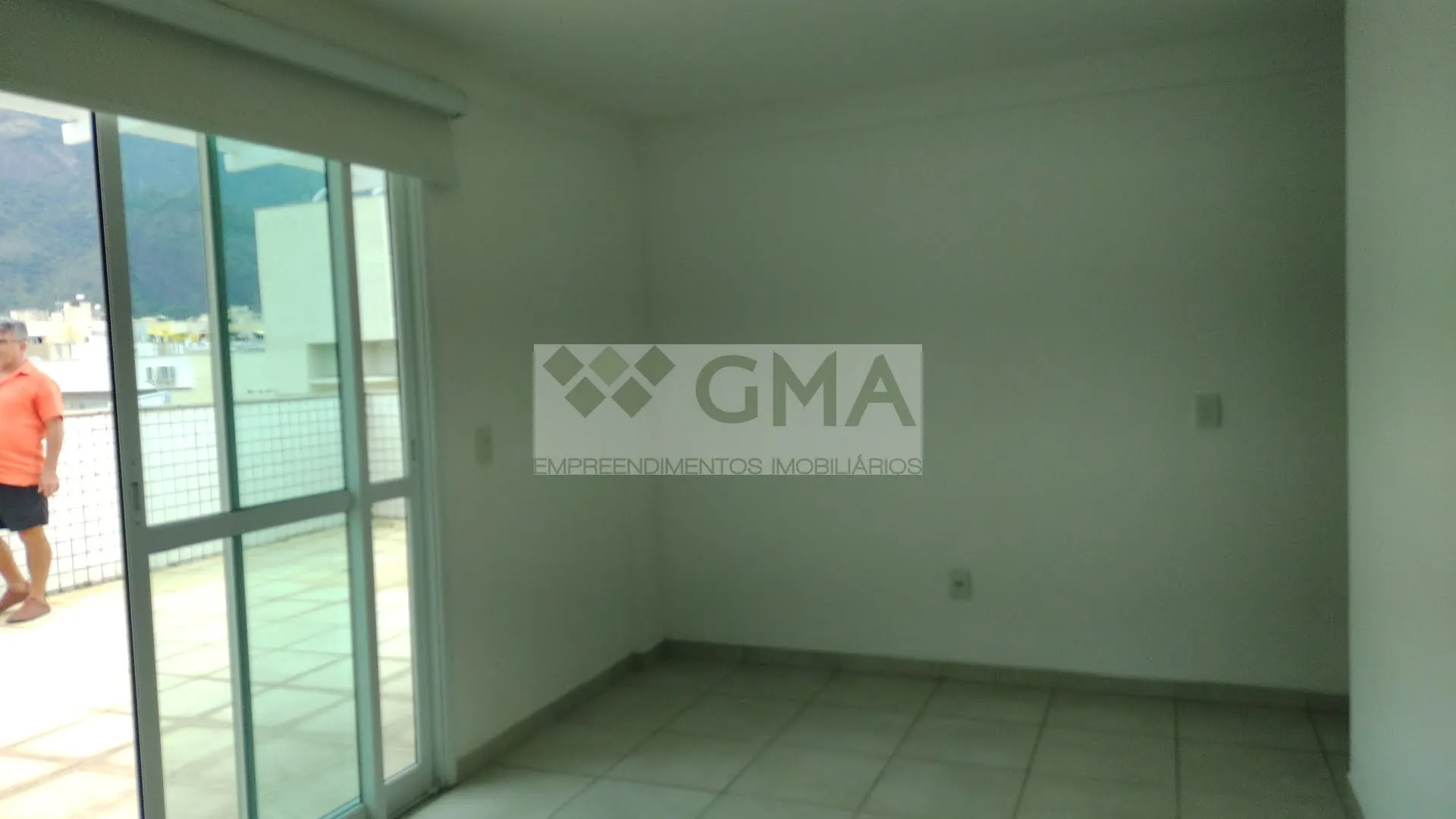 205 m² apartment on the 5th floor with 4 bedrooms