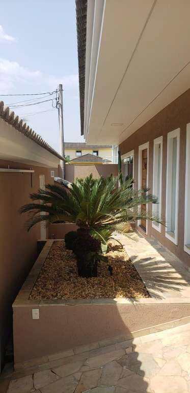Casa com 4 quartos e piscina com área de sauna — photo 25