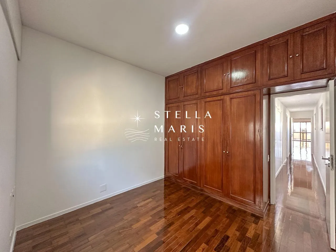 Apartment with 4 bedrooms, 4 bathrooms and a balcony — photo 7