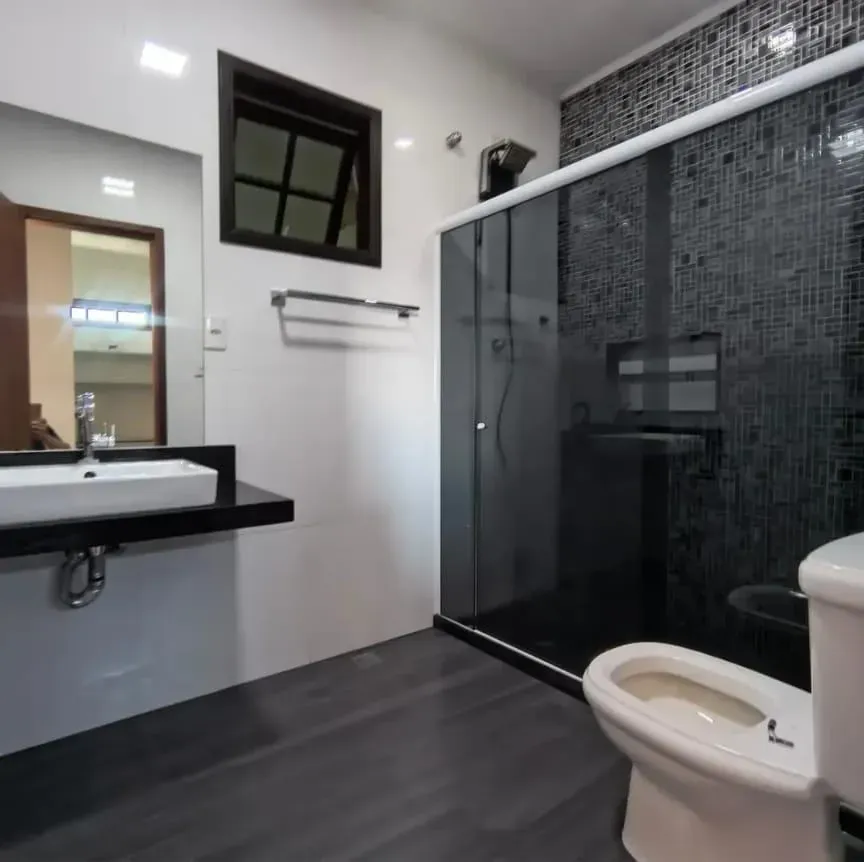 House, 350 m², with a walk-in closet — photo 9