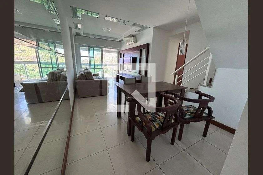 Top-floor apartment with 198 m², 4 bedrooms and 3 parking — photo 22