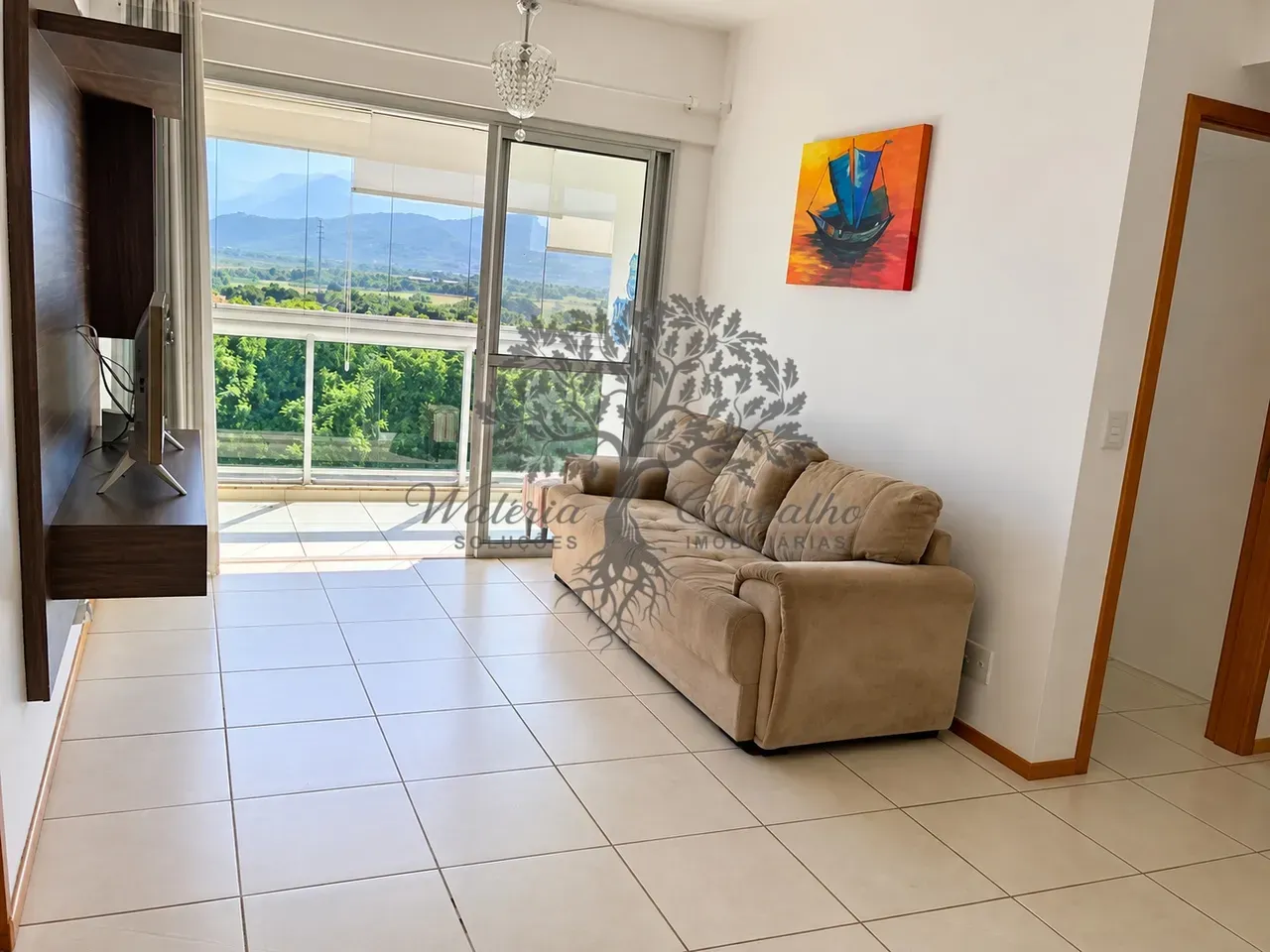 Glass-enclosed balcony in a 2-bedroom apartment, 72 m²