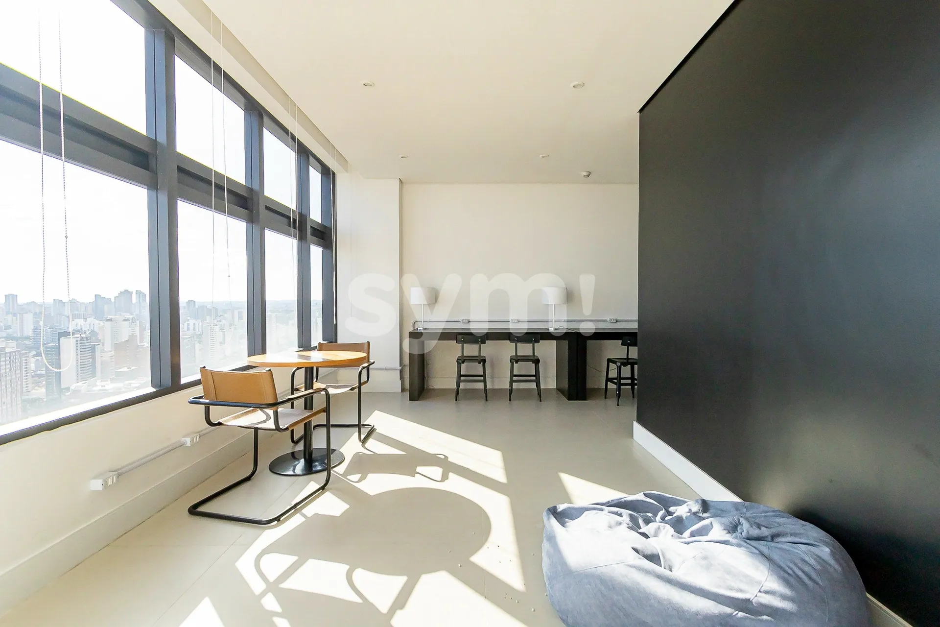 Furnished 2-bedroom apartment with a balcony grill — photo 92