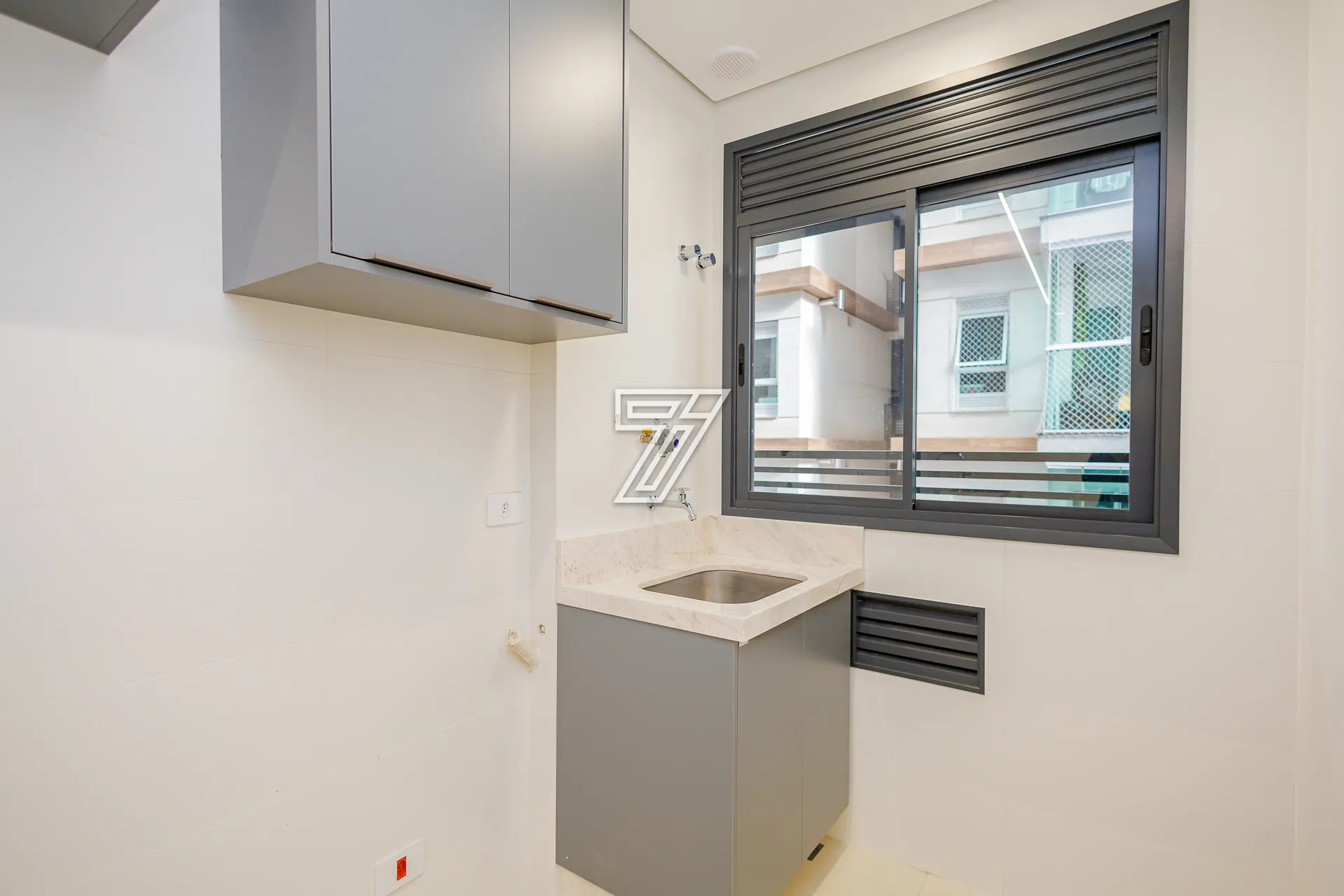 2-bedroom apartment with suite, open kitchen and 2 parking — photo 7