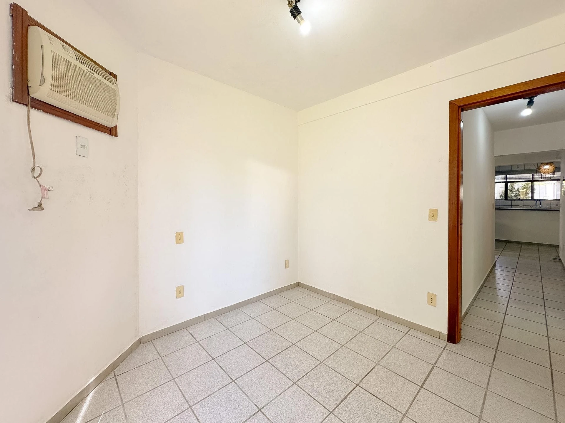 3-bedroom apartment with a grill on the balcony — photo 9