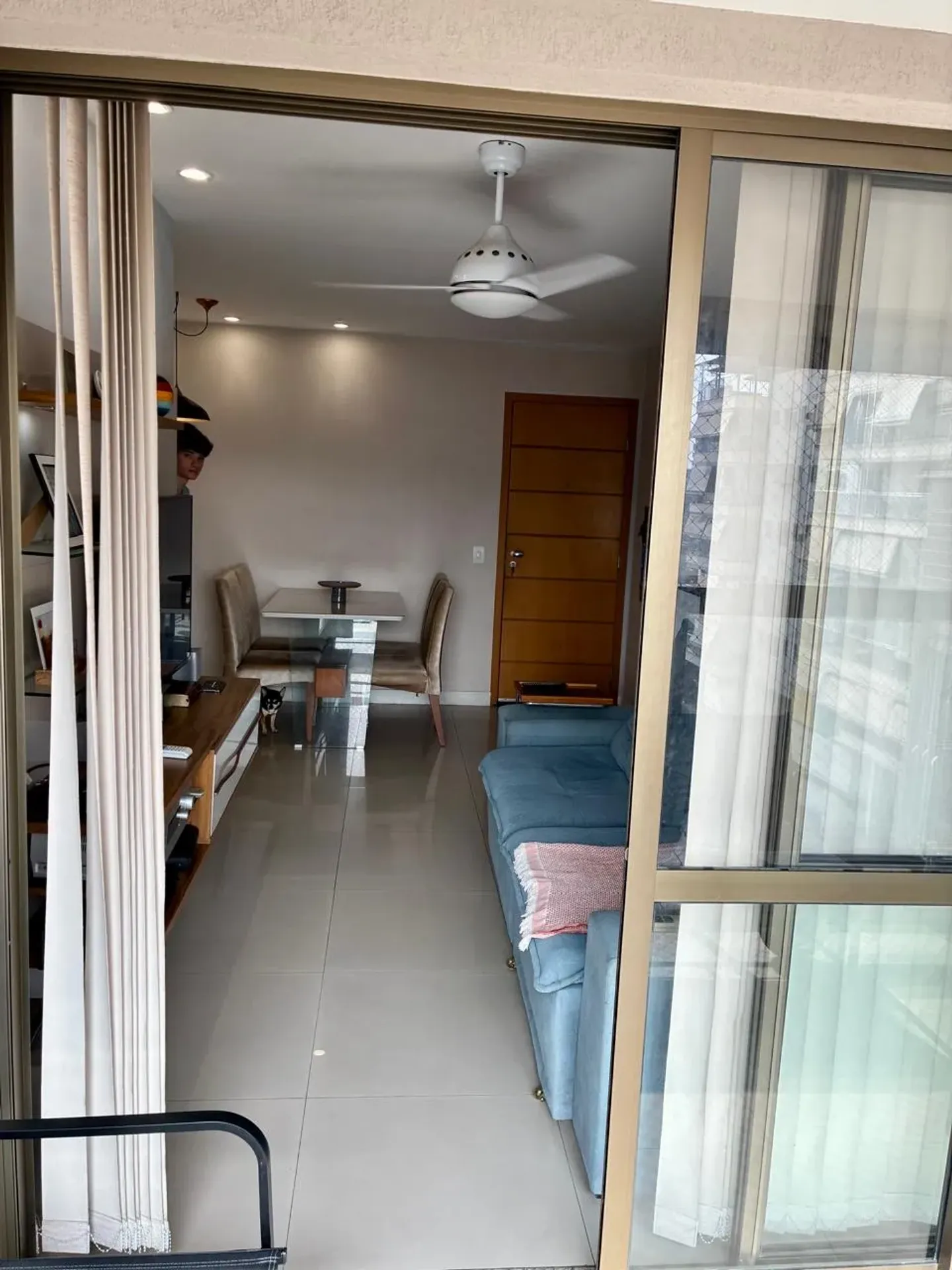 Furnished 2-bedroom apartment with en-suite and parking — photo 2