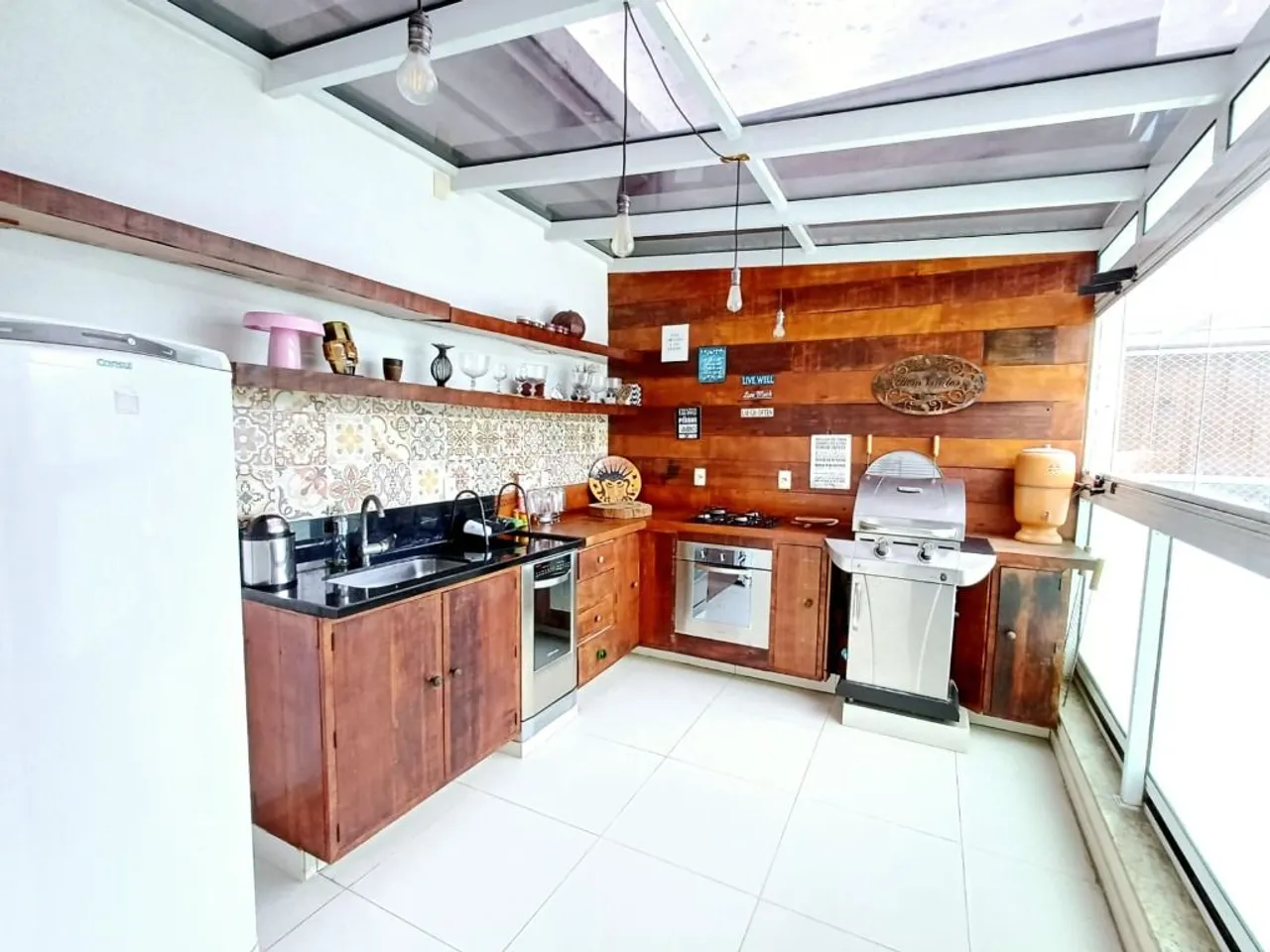 203 m² apartment with 3 bedrooms and enclosed balcony — photo 8