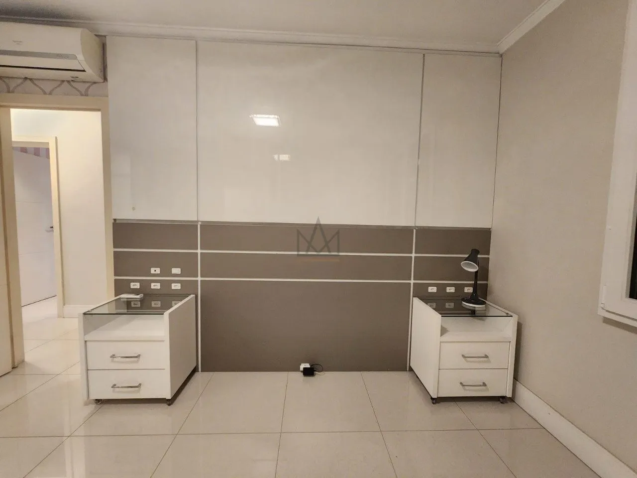 4-bedroom apartment in a building with a gym — photo 31