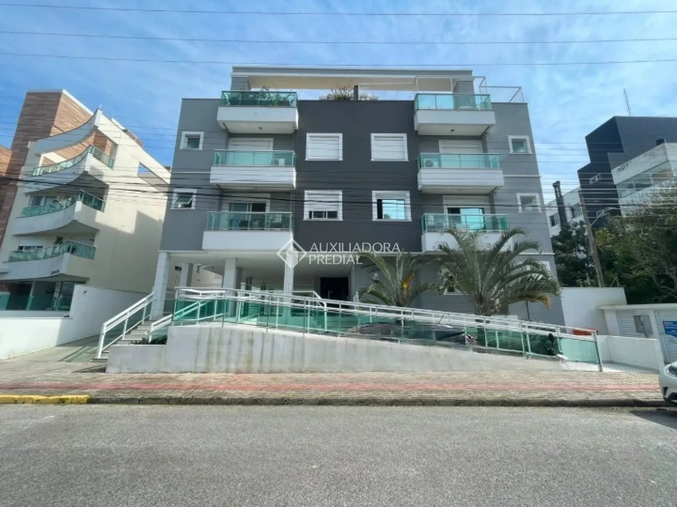 Apartamento amueblado de 2 dormitorios y 2 baños