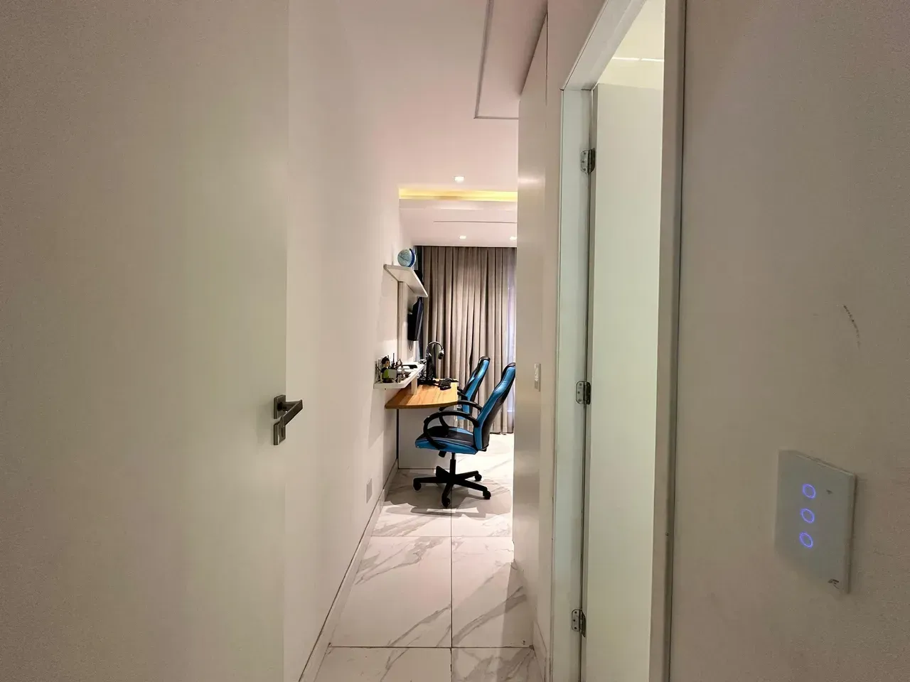 Furnished 250 m² apartment with 4 bedrooms and 5 bathrooms — photo 53