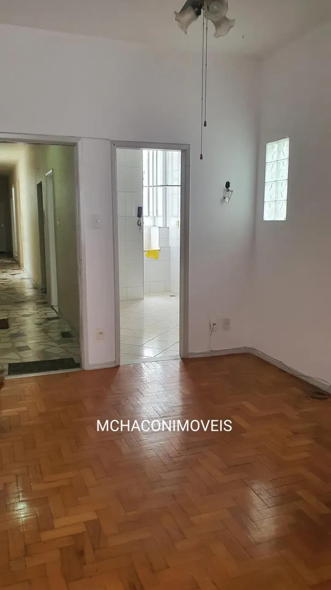Apartment on the 4th floor with wood or laminate floors — photo 9