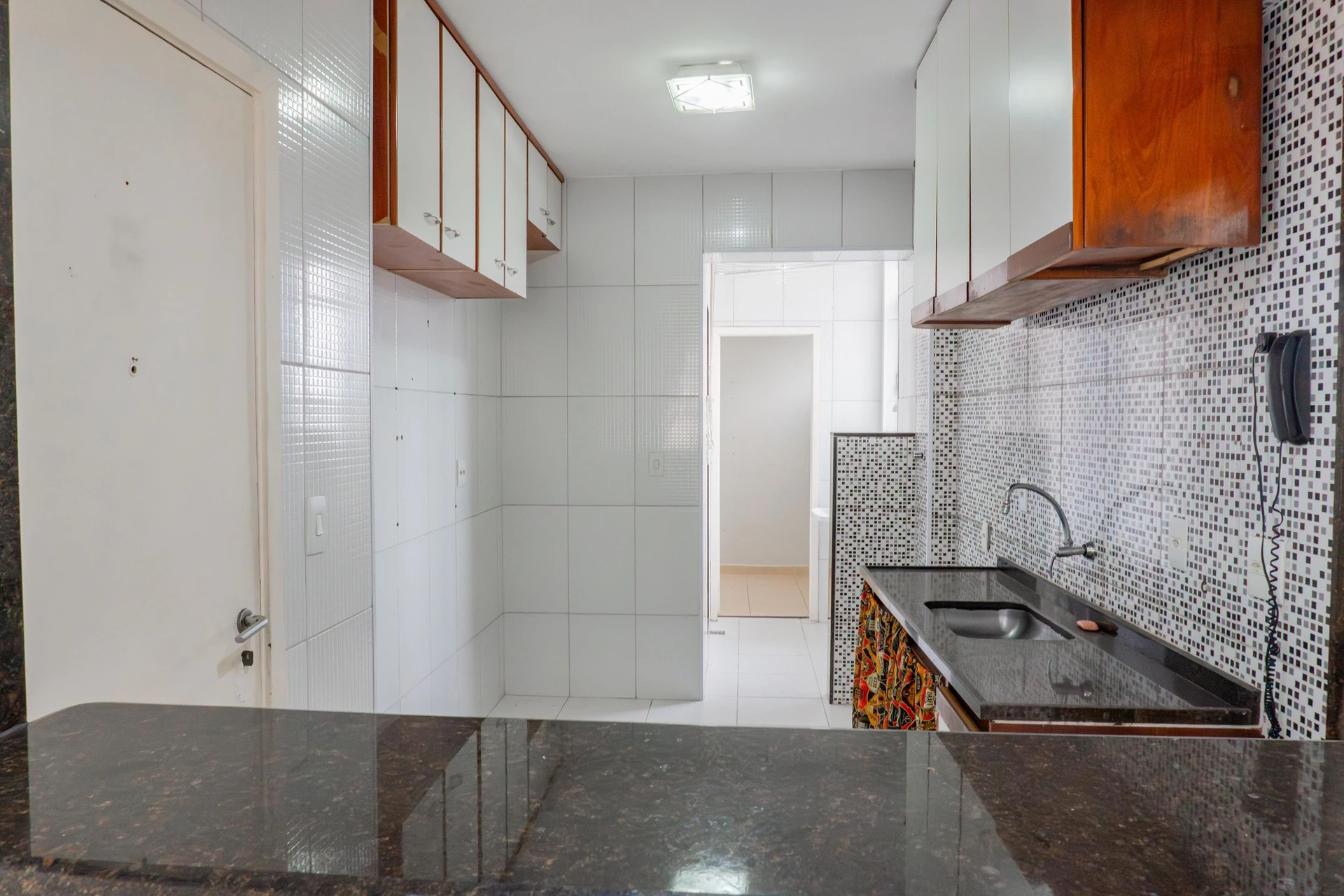Apartamento sem mobília com 2 quartos e varanda — photo 2
