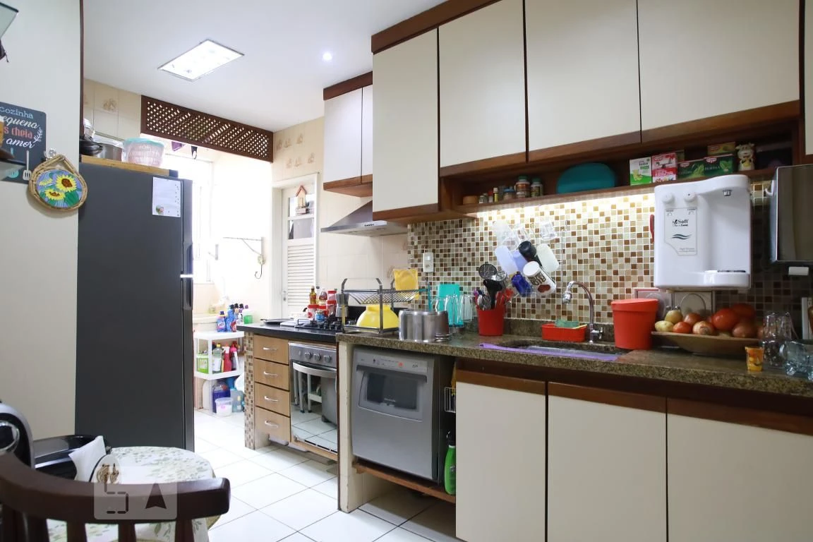 Furnished 2-bedroom apartment with 2 bathrooms — photo 2