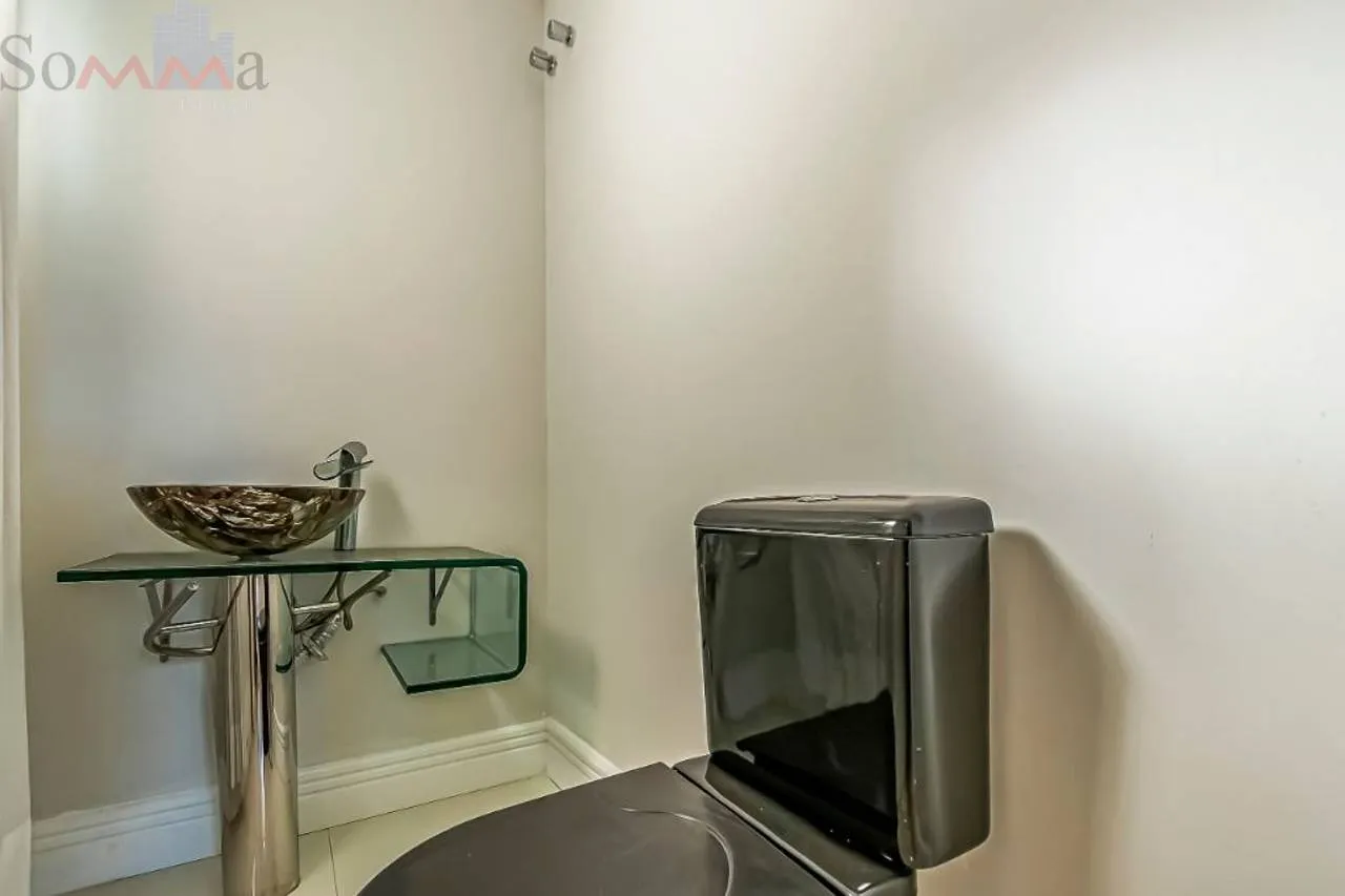 Furnished house, 323 m², with a bathtub — photo 90