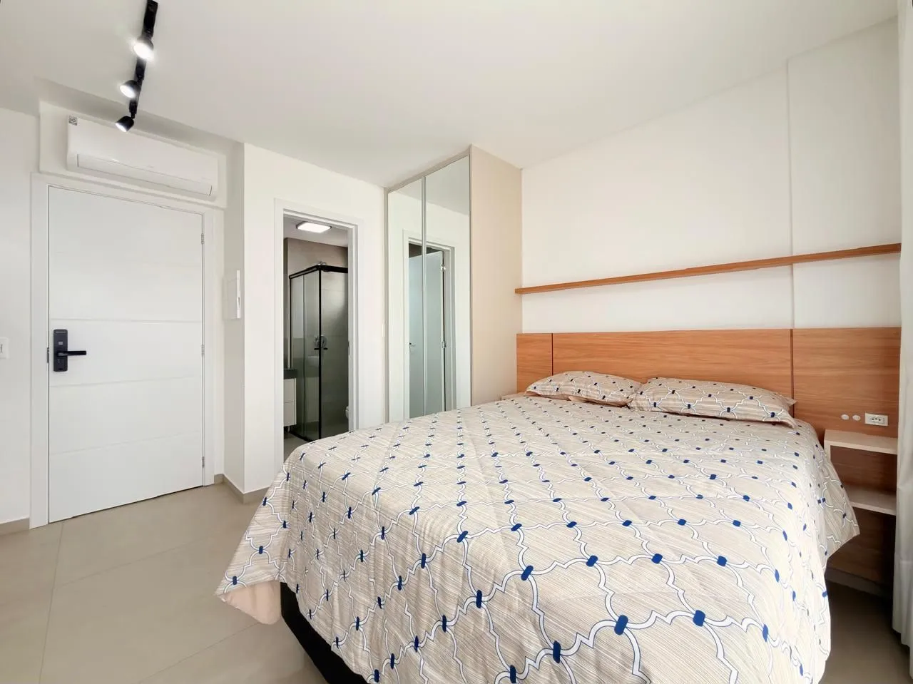Furnished 36 m² studio with 1 bedroom and 1 bathroom — photo 7