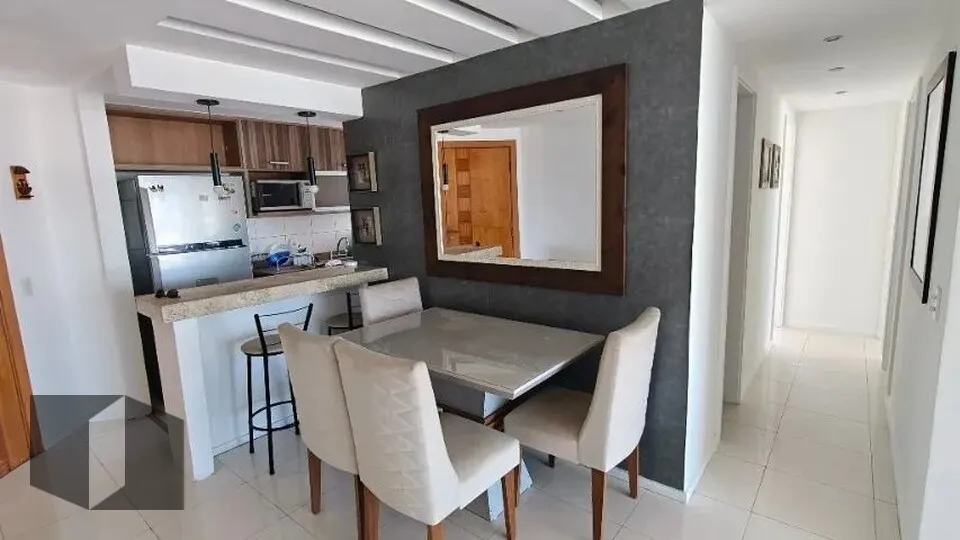 Furnished 3-bedroom apartment with glassed balcony — photo 2