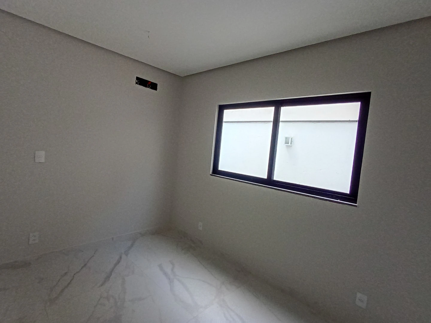 Condo house with open-plan kitchen and 3 en-suites — photo 24