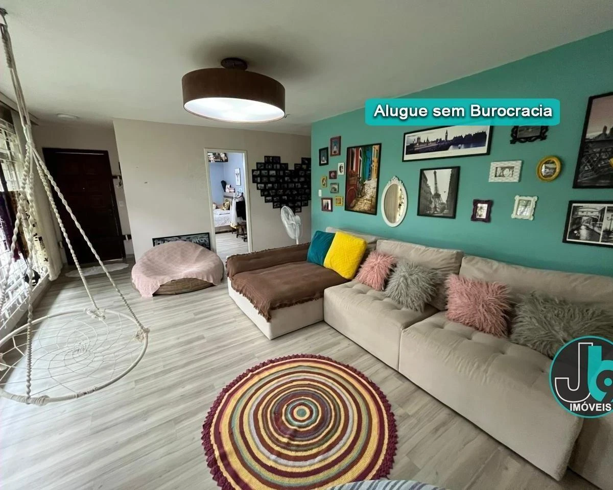 Furnished house with 5 bedrooms and 3 bathrooms