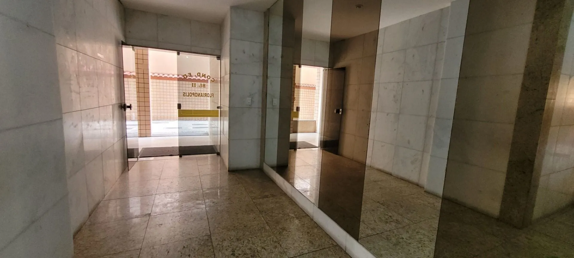 Квартира 96 м² з 2 спальнями та балконом — photo 32