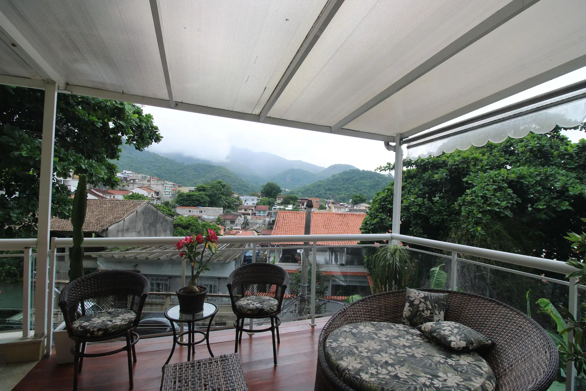 Casa mobiliada com 3 suítes e cozinha aberta com fogão a gás — photo 8