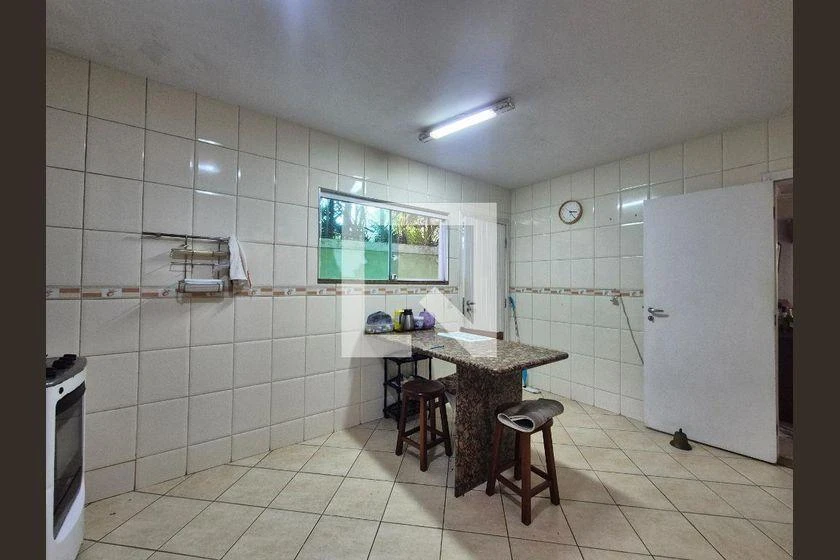 245 m² house with 3 en-suite bedrooms and 2 parking — photo 10