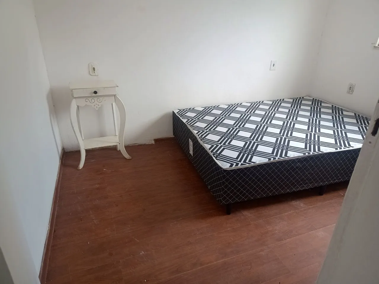 1 quarto e piso de madeira ou laminado: apartamento de 28 m² — photo 7
