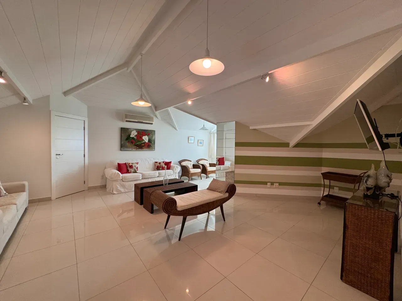 Furnished 800 m² house on the 4th floor with 8 parking spots — photo 34