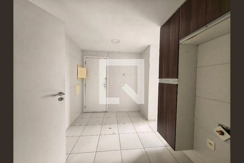 Apartment with 4 en-suite bedrooms and 156 m² — photo 43
