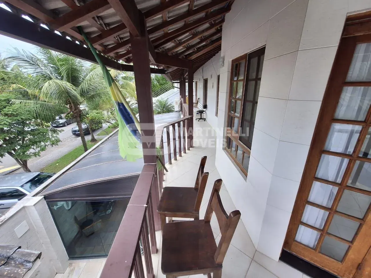 House with 5 bedrooms, all suites, plus shared pool — photo 25