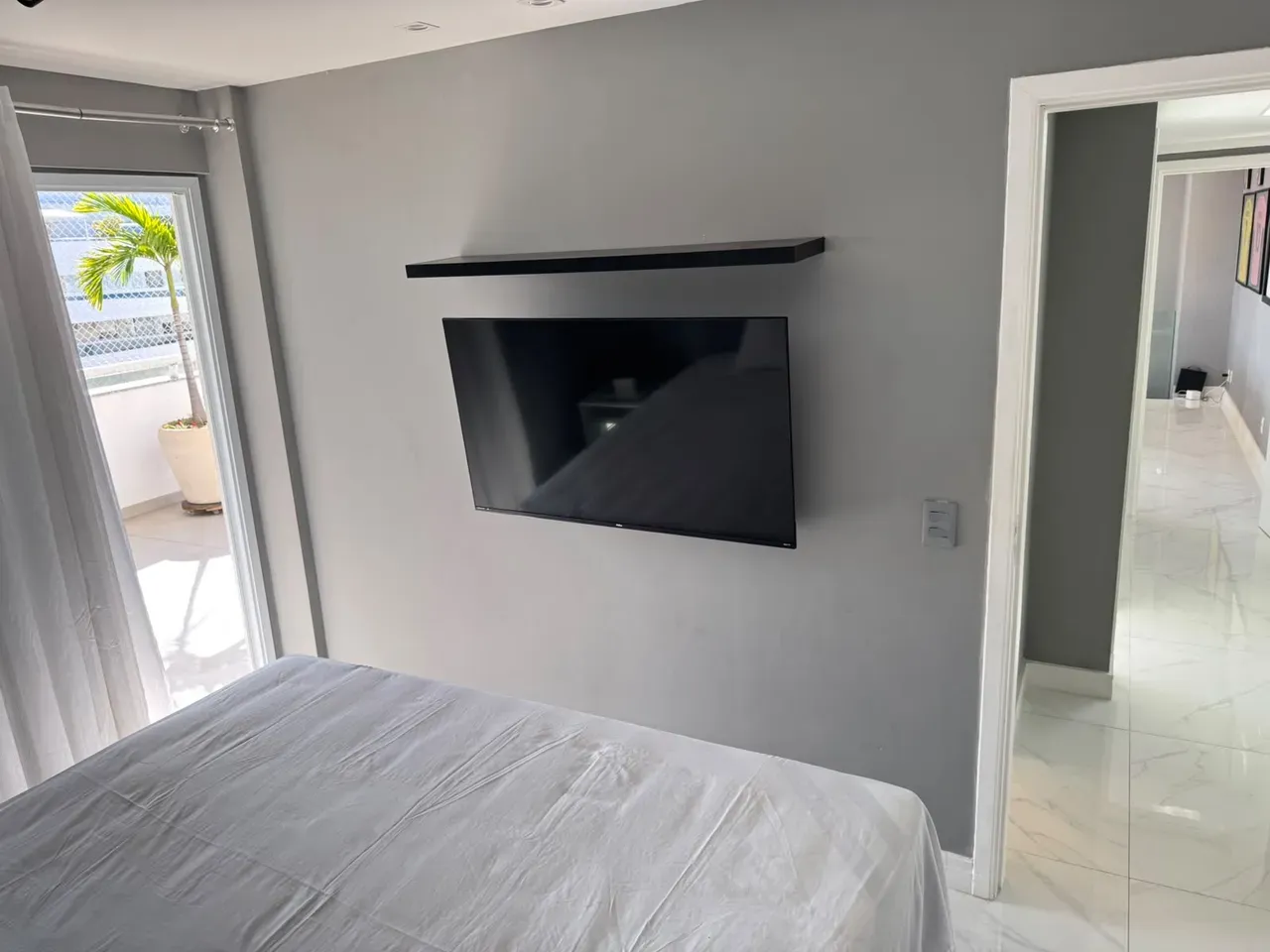 Home office in a 5-bedroom apartment, 200 m² — photo 4