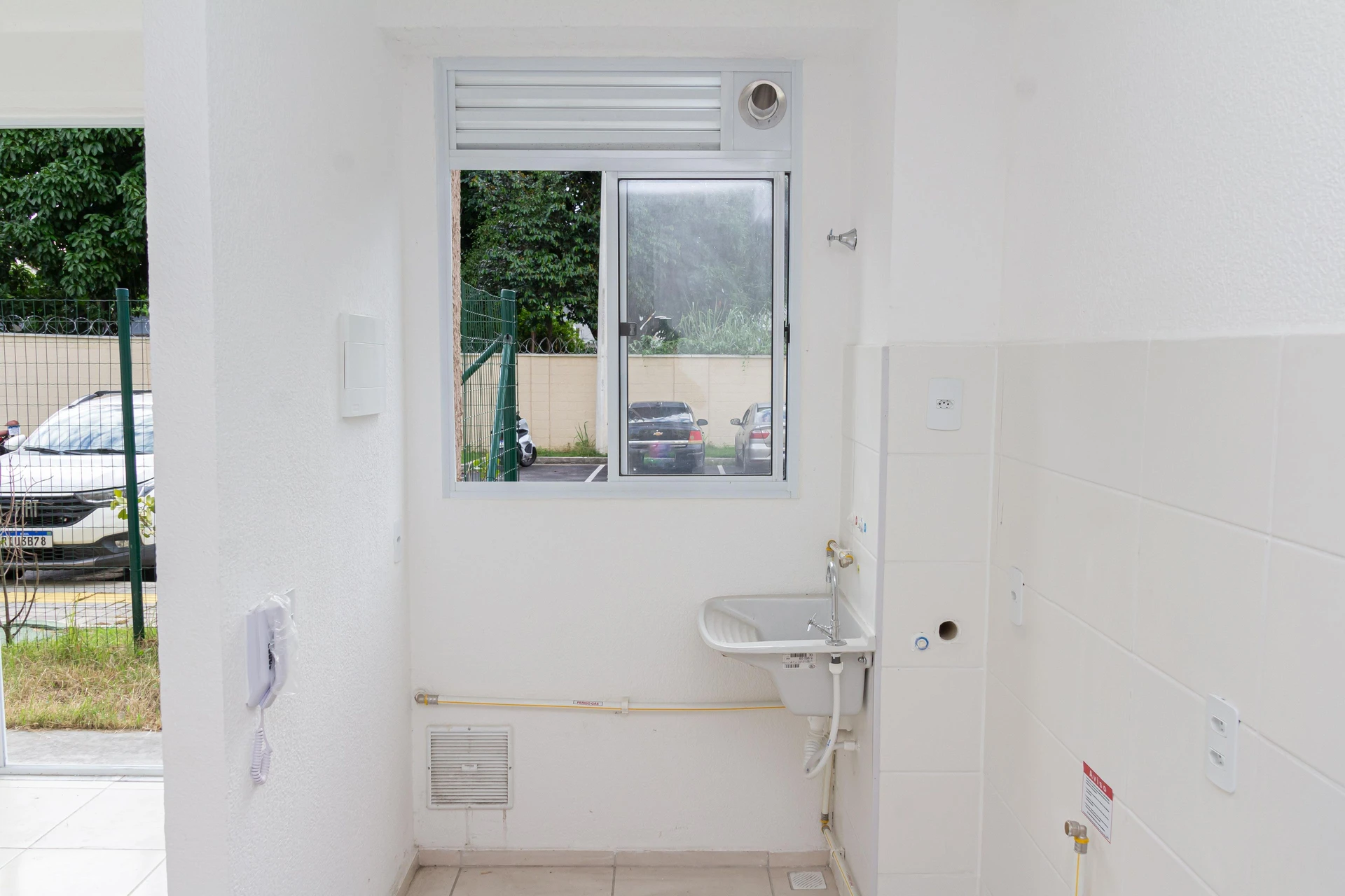 Apartamento de 2 habitaciones con balcón y jardín privado — photo 38