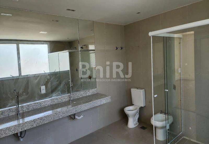 House with 6 bedrooms and 500 m² with 2 parking spaces — photo 17