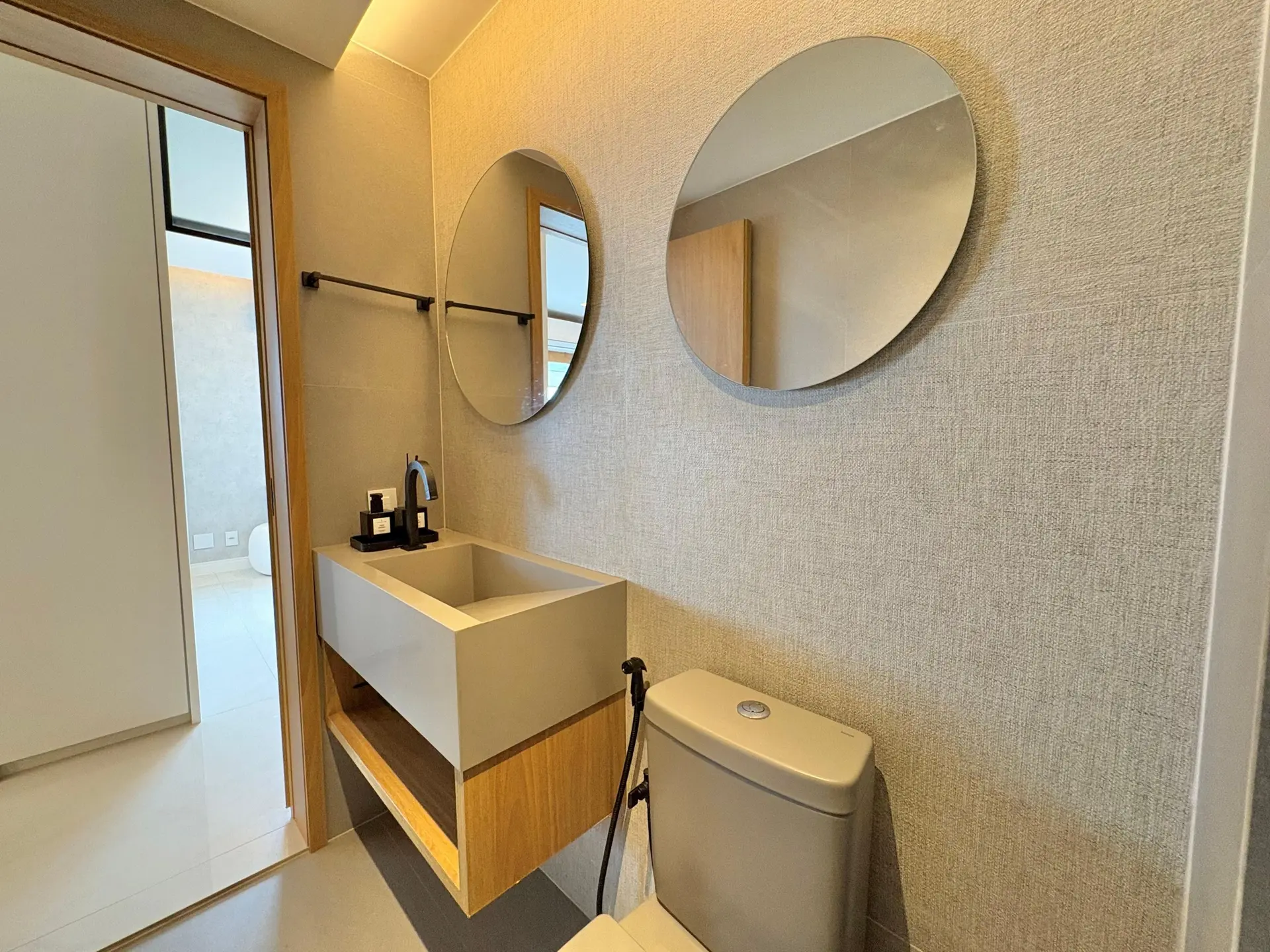 Furnished apartment, 75 m², with floor-to-ceiling windows — photo 29