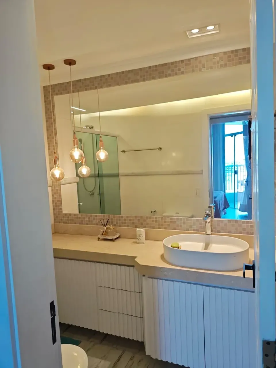 Furnished 1-bedroom apartment with 2 bathrooms — photo 16