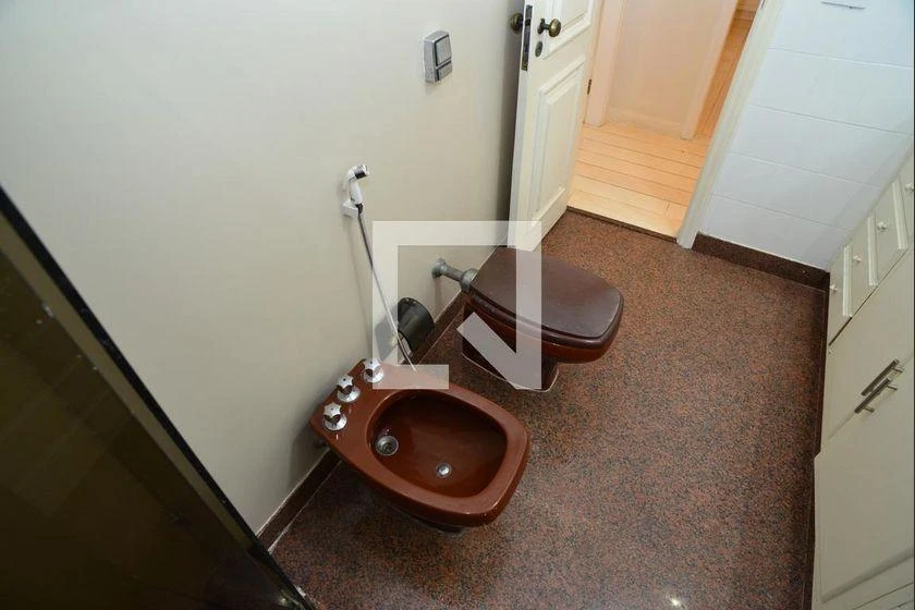 Apartamento para aluguel com 3 quartos e varanda de vidro — photo 19