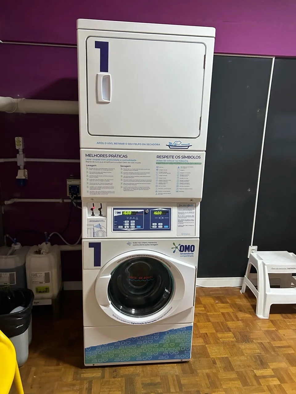 One-bedroom apartment with a dryer — photo 9