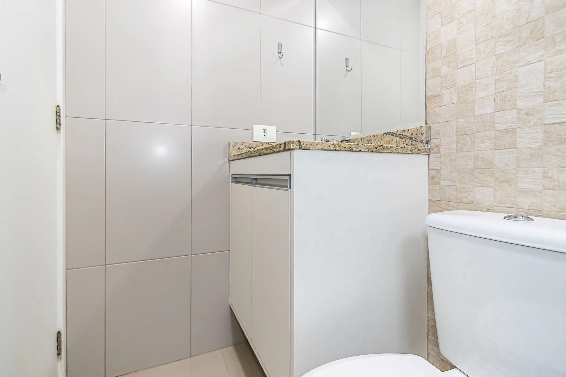 3-bedroom apartment in a building with a pool — photo 30
