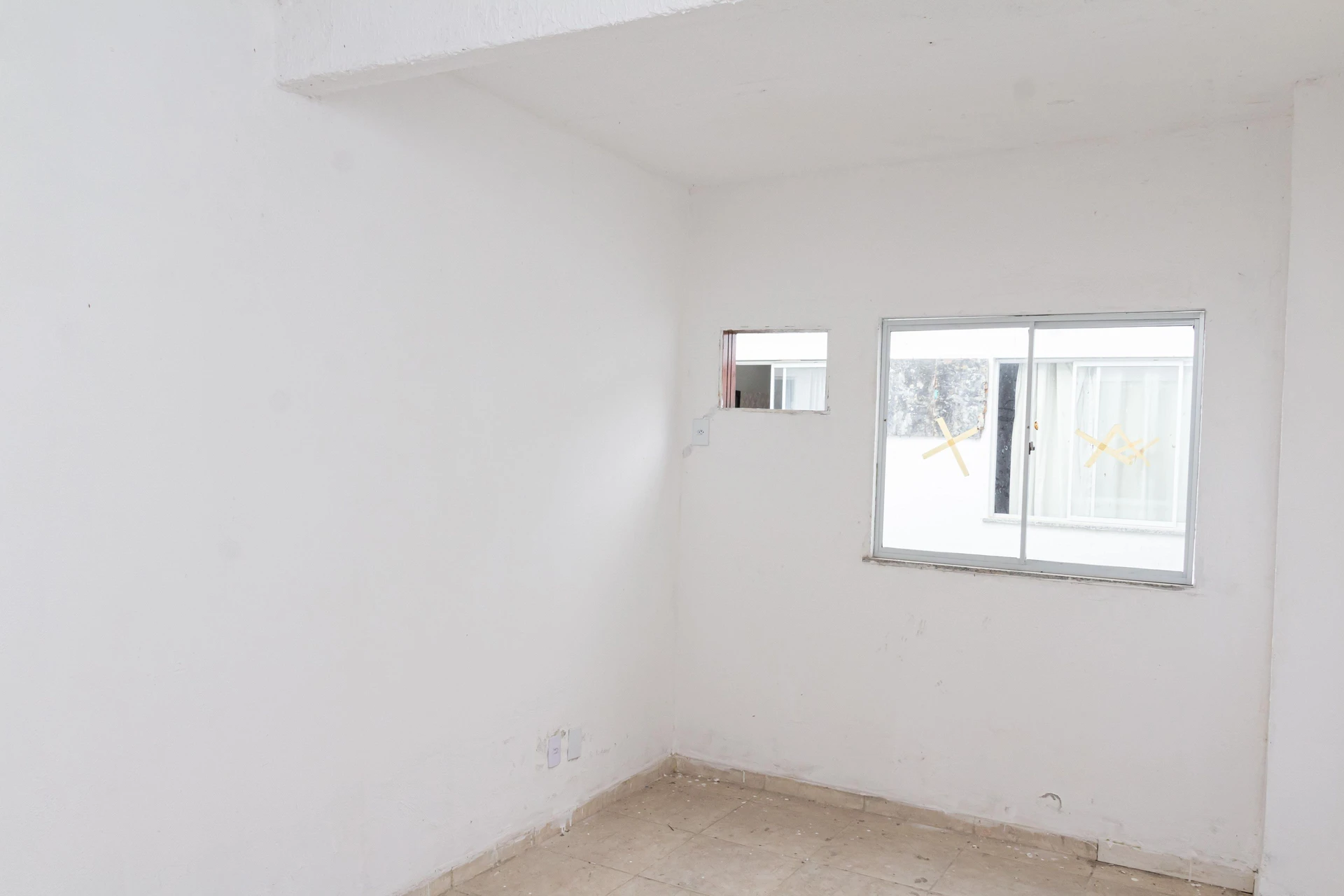 Studio unit with 1 bedroom, ensuite bathroom, private garden — photo 22