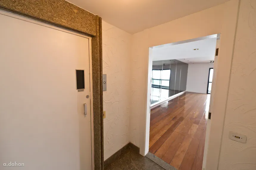 Unfurnished apartment with 4 bedrooms and 5 bathrooms — photo 13