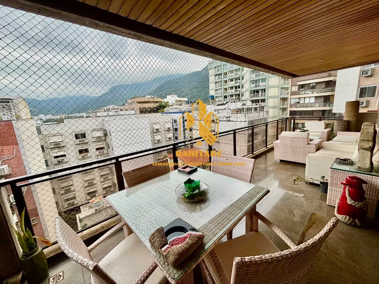 Furnished 3-bedroom apartment with 275 m² on the 4th floor — photo 20