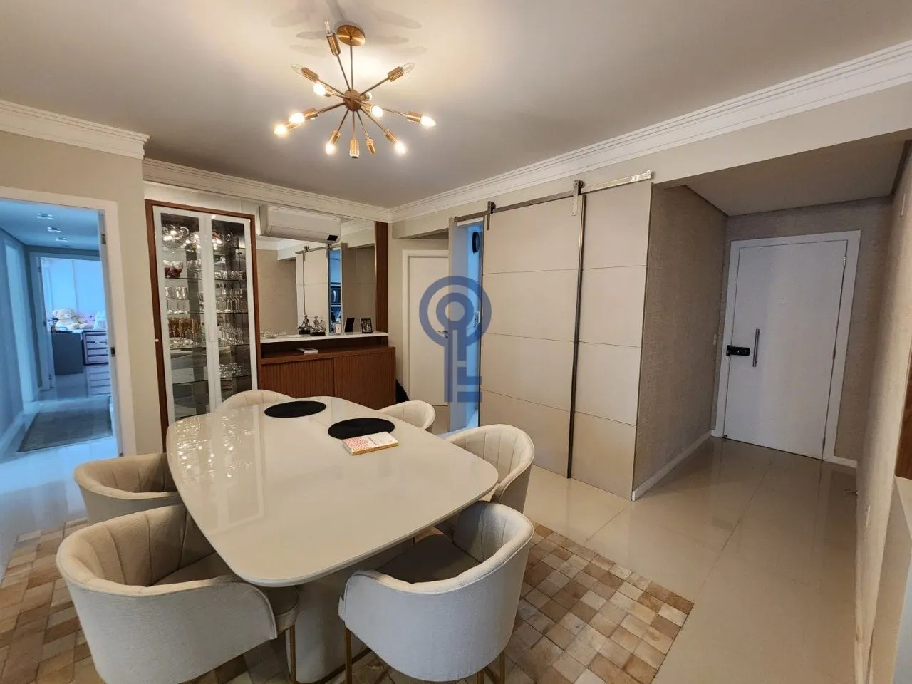 Furnished 4-bedroom apartment with 1 en-suite bath — photo 22