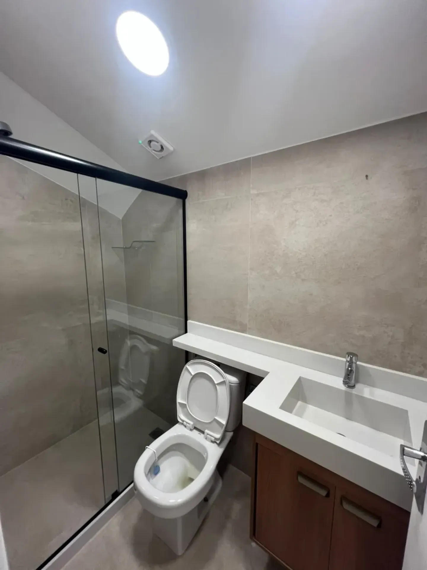 House, 240 m², with a glass-enclosed balcony — photo 19